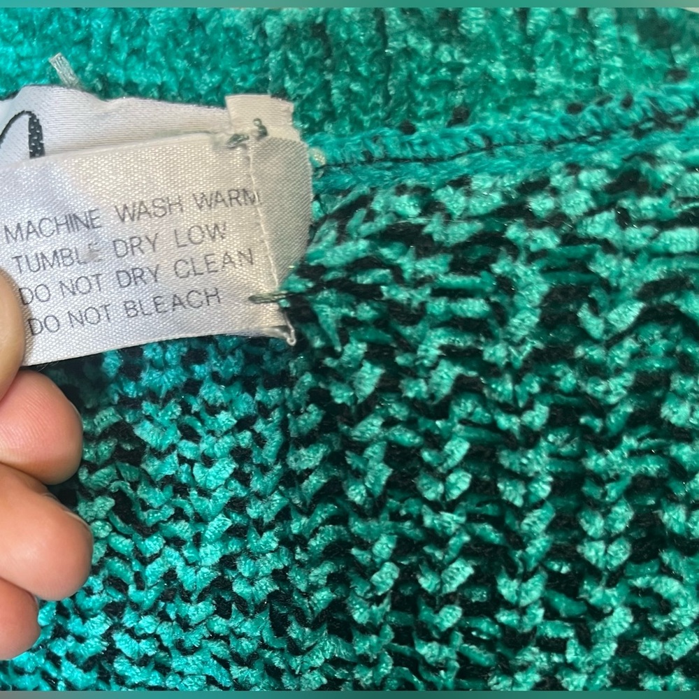 Carducci Women's Sweater Size M Teal & Black Leaf Pattern Knit Pullover V-Neck - Picture 9 of 13